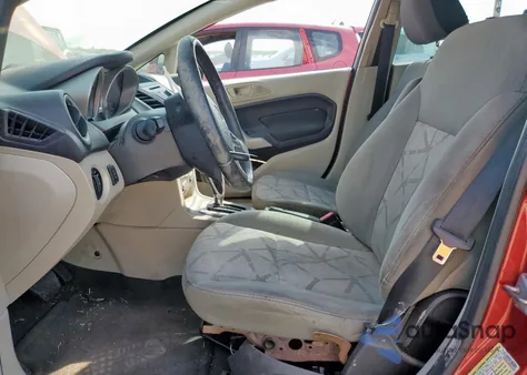 2013 Ford Fiesta Se z USA, uszkodzony, nr VIN 3FADP4BJ8DM185448